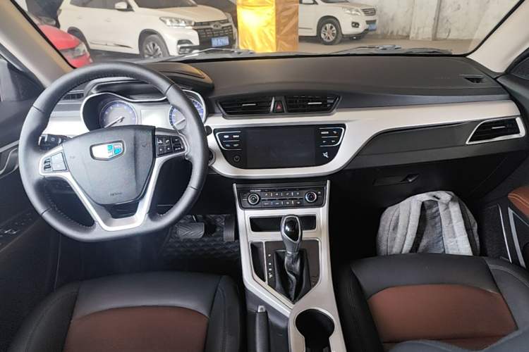 Used Geely Auto Vision 2018 1.5L Automatic Happiness Edition Center Console