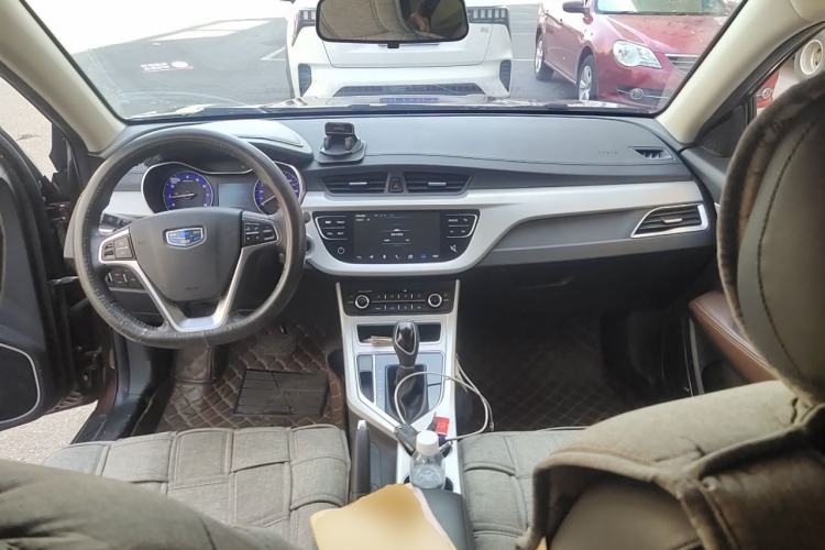 Used Geely Auto Vision 2018 1.5L Automatic Happiness Edition Center Console