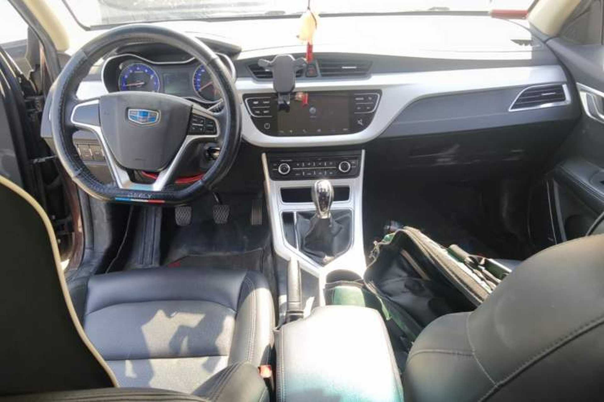 Used Geely Auto Vision 2018 1.5L Manual Happiness Edition Center Console