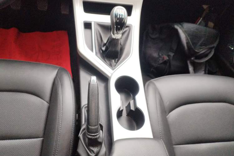 Used Geely Auto Vision 2018 1.5L Manual Happiness Edition Gear Lever