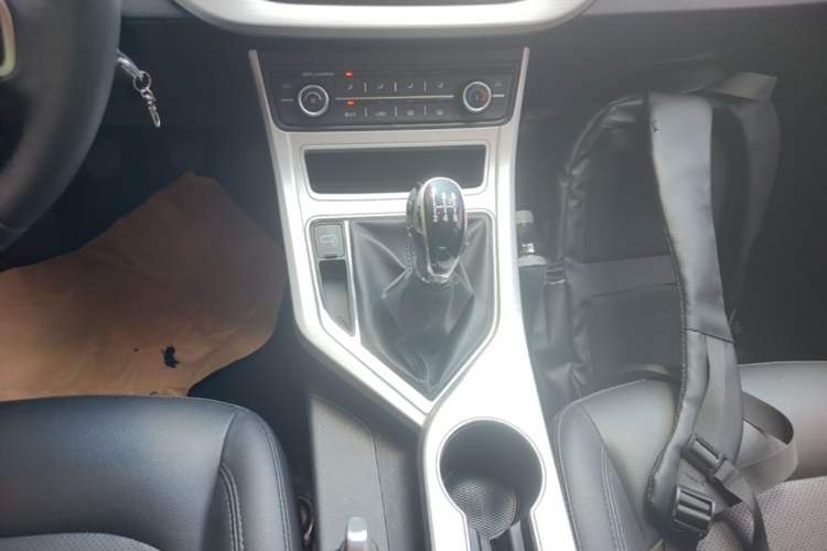 Used Geely Auto Vision 2018 1.5L Manual Happiness Edition Gear Lever