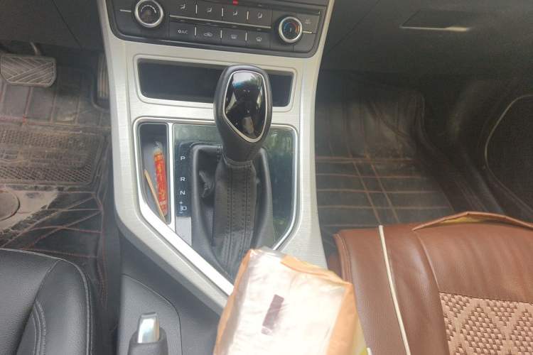 Used Geely Auto Vision 2018 1.5L Automatic Happiness Edition Gear Lever