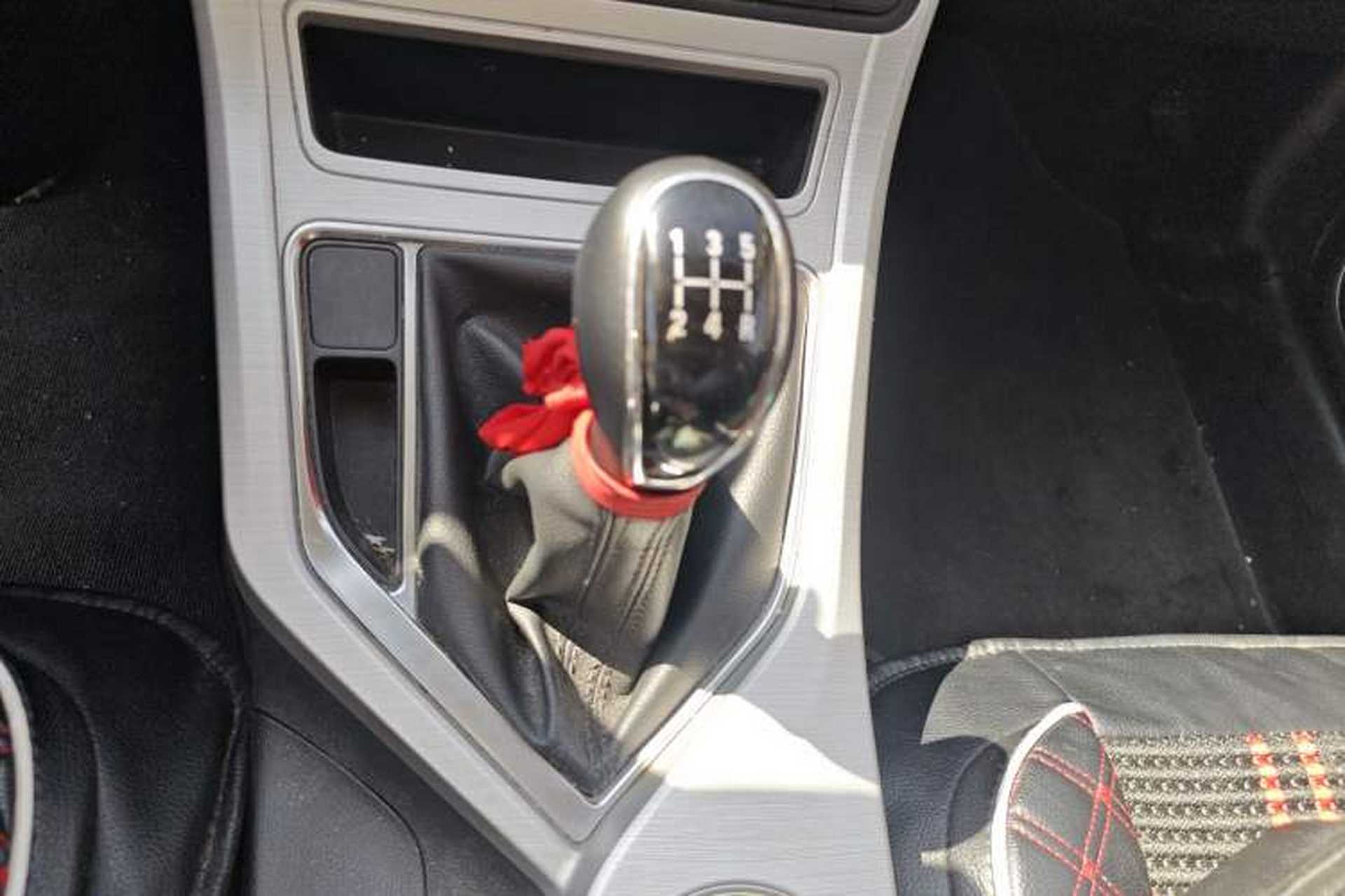 Used Geely Auto Vision 2018 1.5L Manual Happiness Edition Gear Lever