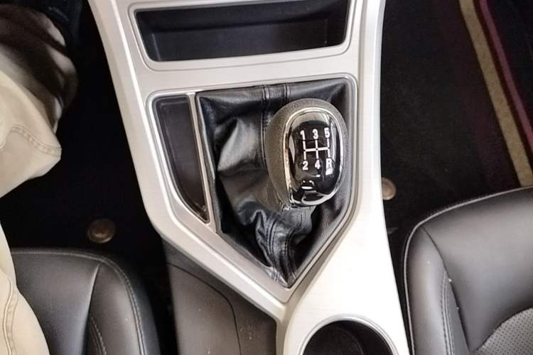 Used Geely Auto Vision 2018 1.5L Manual Happiness Edition Gear Lever