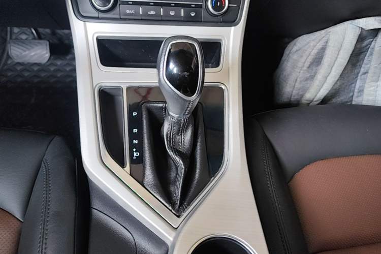 Used Geely Auto Vision 2018 1.5L Automatic Happiness Edition Gear Lever
