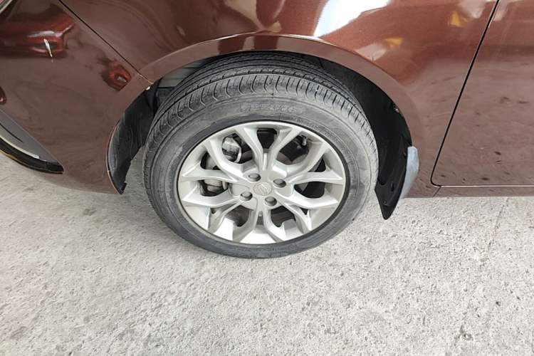 Used Geely Auto Vision 2018 1.5L Automatic Happiness Edition Left Front Wheel Hub