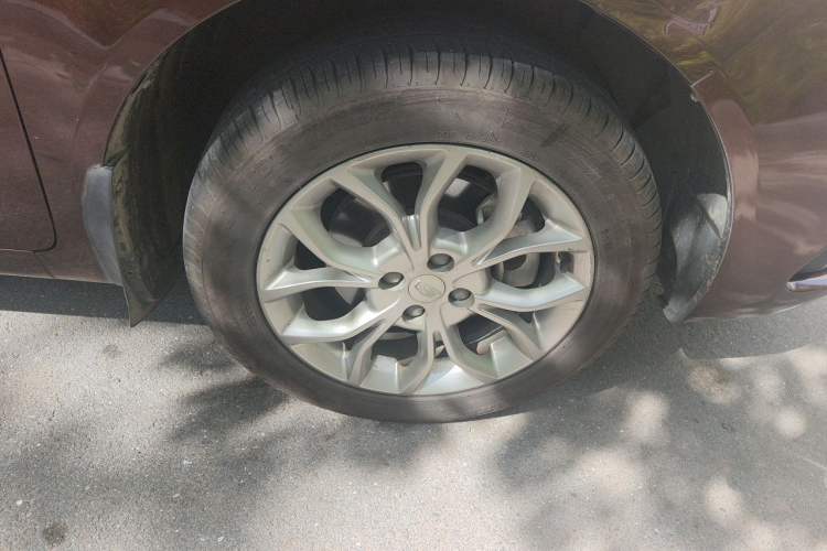 Used Geely Auto Vision 2018 1.5L Automatic Happiness Edition Right Front Wheel Hub