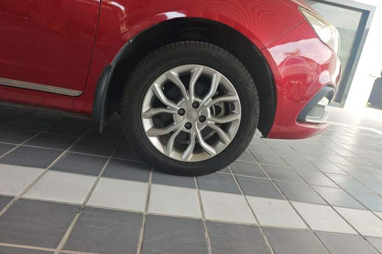 Used Geely Auto Vision 2018 1.5L Automatic Happiness Edition Right Front Wheel Hub