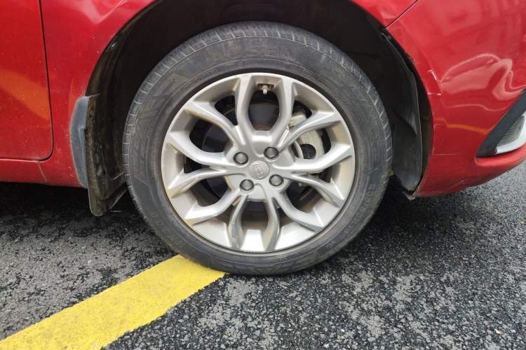 Used Geely Auto Vision 2018 1.5L Automatic Prestige Model Right Front Wheel Hub