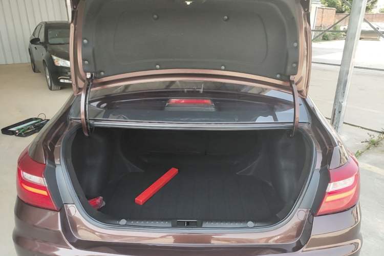 Used Geely Auto Vision 2018 1.5L Manual Happiness Edition Trunk