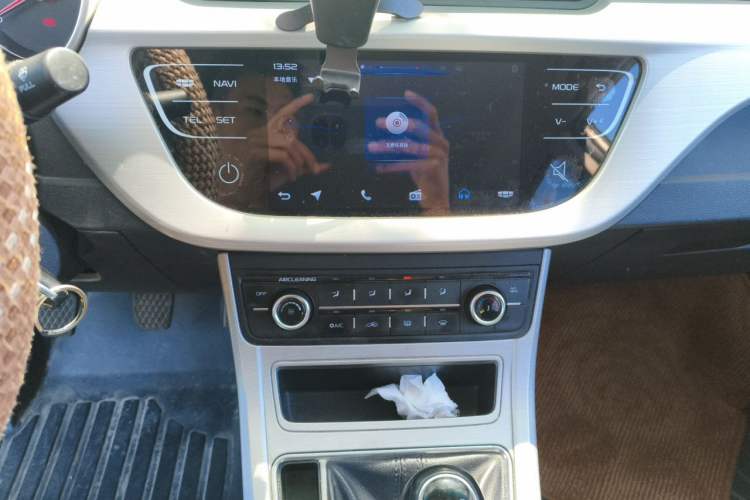 Used Geely Auto Vision 2018 1.5L Manual Happiness Edition Audio And AC Panel