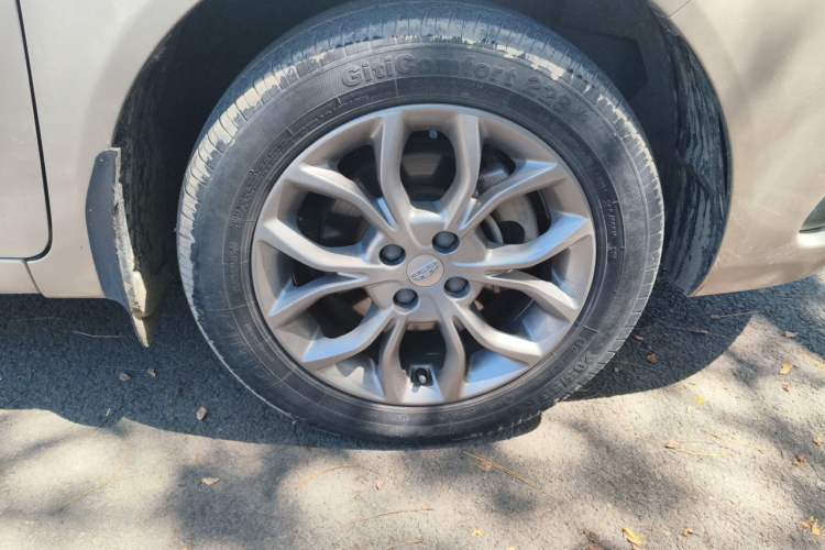 Used Geely Auto Vision 2018 1.5L Manual Happiness Edition Right Front Wheel Hub