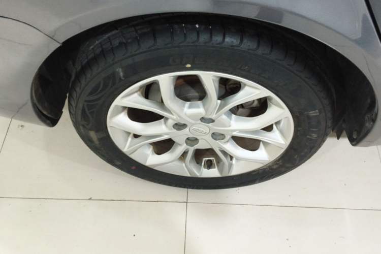 Used Geely Auto Vision 2018 1.5L Automatic Happiness Edition Right Rear Wheel Hub