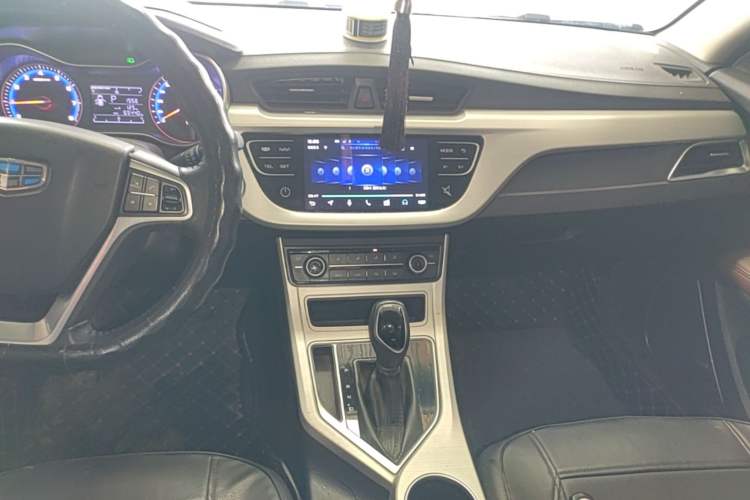 Used Geely Auto Vision 2018 1.5L Automatic Happiness Edition Audio And AC Panel