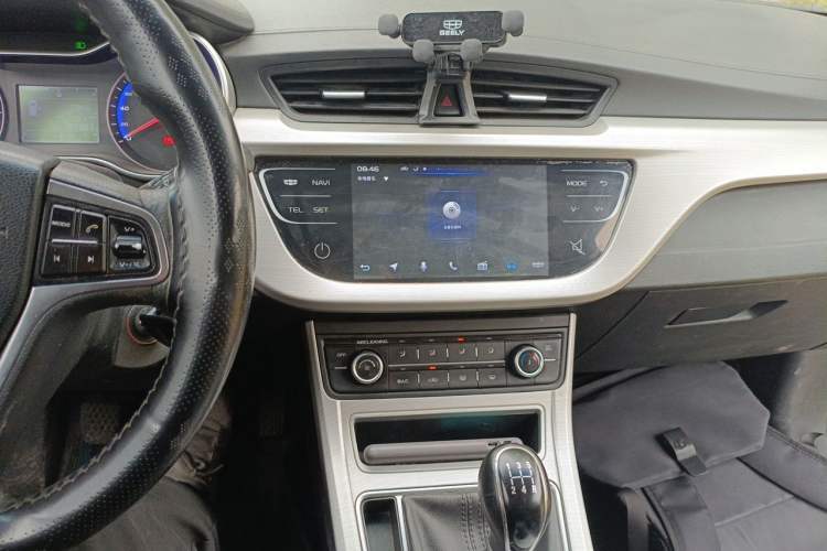 Used Geely Auto Vision 2018 1.5L Manual Happiness Edition Audio And AC Panel