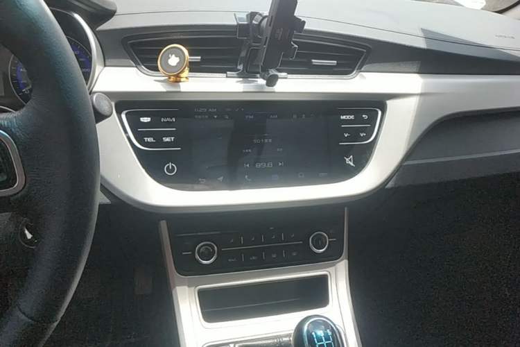 Used Geely Auto Vision 2018 1.5L Manual Happiness Edition Audio And AC Panel
