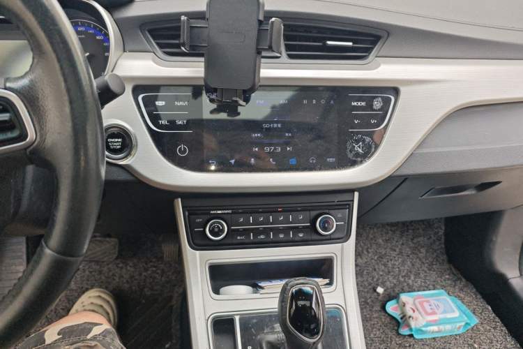 Used Geely Auto Vision 2018 1.5L Automatic Prestige Model Audio And AC Panel
