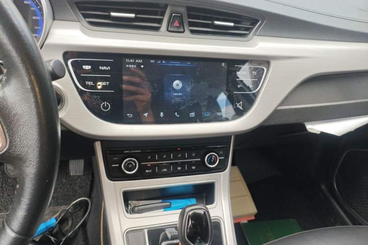 Used Geely Auto Vision 2018 1.5L Automatic Happiness Edition Audio And AC Panel