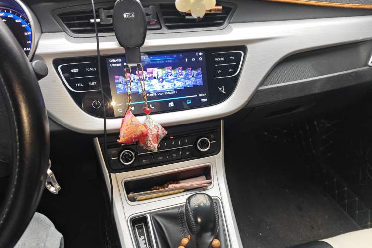 Used Geely Auto Vision 2018 1.5L Manual Happiness Edition Audio And AC Panel