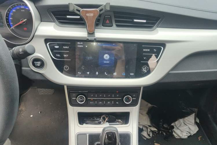 Used Geely Auto Vision 2018 1.5L Automatic Prestige Model Audio And AC Panel
