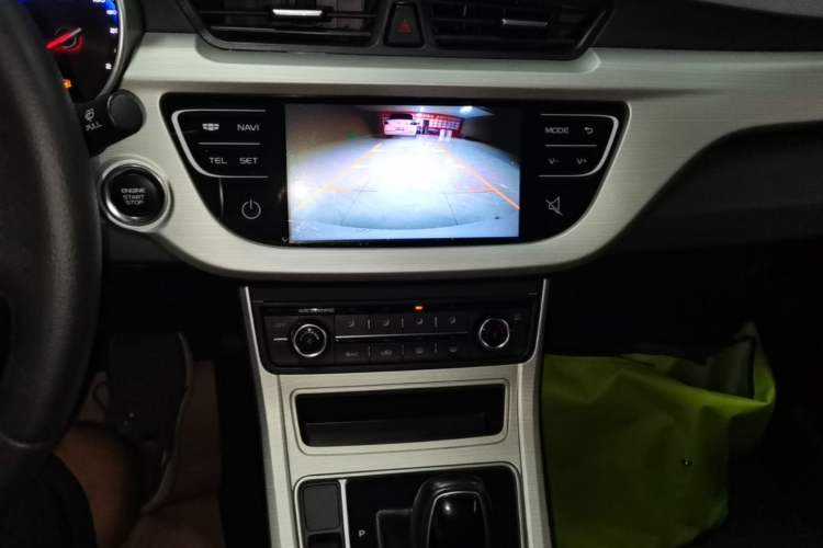 Used Geely Auto Vision 2018 1.5L Automatic Prestige Model Audio And AC Panel