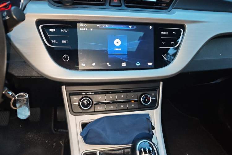 Used Geely Auto Vision 2018 1.5L Manual Happiness Edition Audio And AC Panel