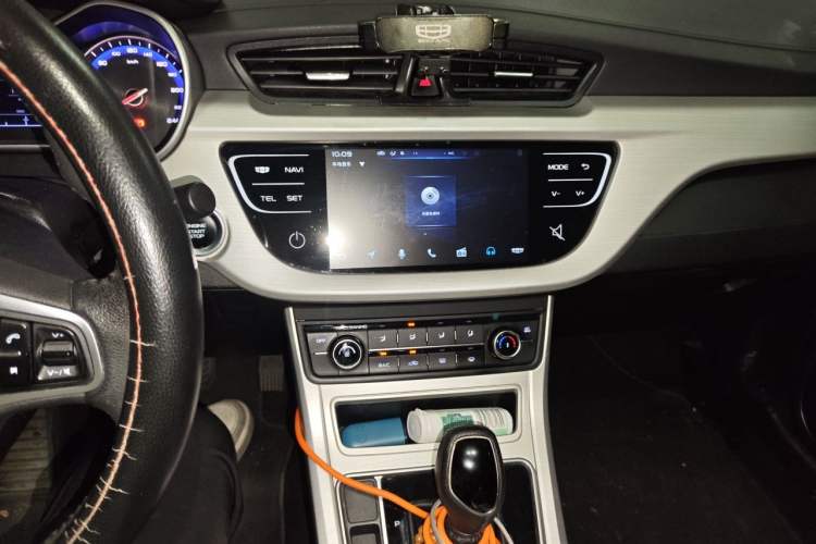 Used Geely Auto Vision 2018 1.5L Automatic Happiness Edition Audio And AC Panel
