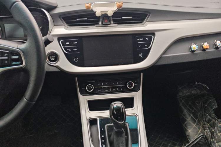 Used Geely Auto Vision 2018 1.5L Automatic Happiness Edition Audio And AC Panel