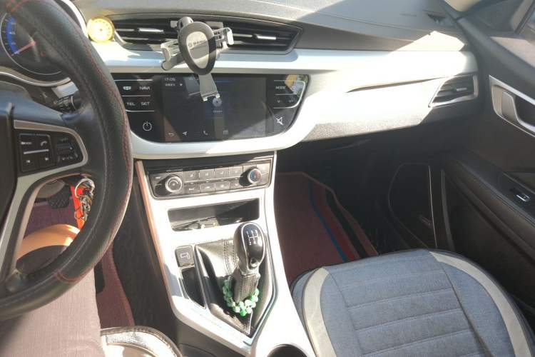 Used Geely Auto Vision 2018 1.5L Manual Happiness Edition Audio And AC Panel