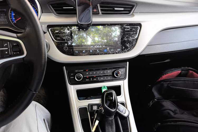 Used Geely Auto Vision 2018 1.5L Automatic Prestige Model Audio And AC Panel