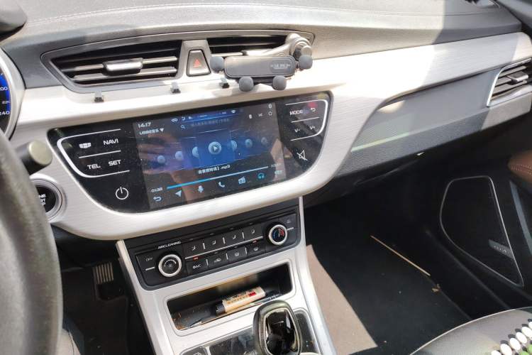 Used Geely Auto Vision 2018 1.5L Automatic Prestige Model Audio And AC Panel