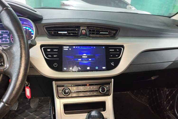 Used Geely Auto Vision 2018 1.5L Manual Happiness Edition Audio And AC Panel