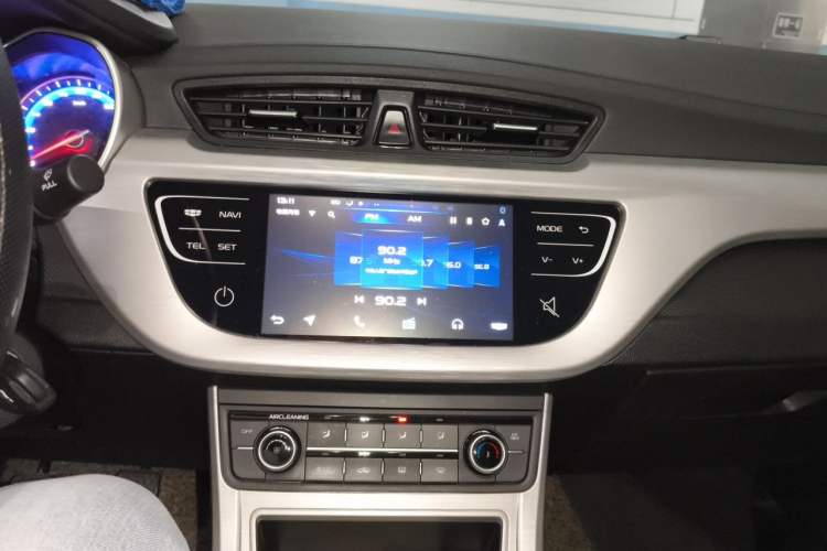 Used Geely Auto Vision 2018 1.5L Manual Happiness Edition Audio And AC Panel