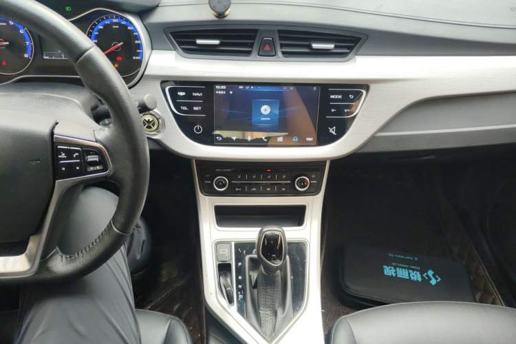 Used Geely Auto Vision 2018 1.5L Automatic Happiness Edition Audio And AC Panel