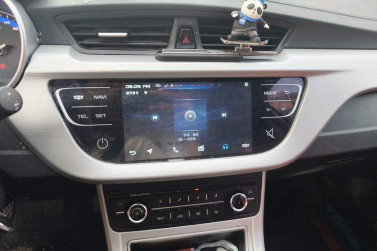 Used Geely Auto Vision 2018 1.5L Manual Happiness Edition Audio And AC Panel
