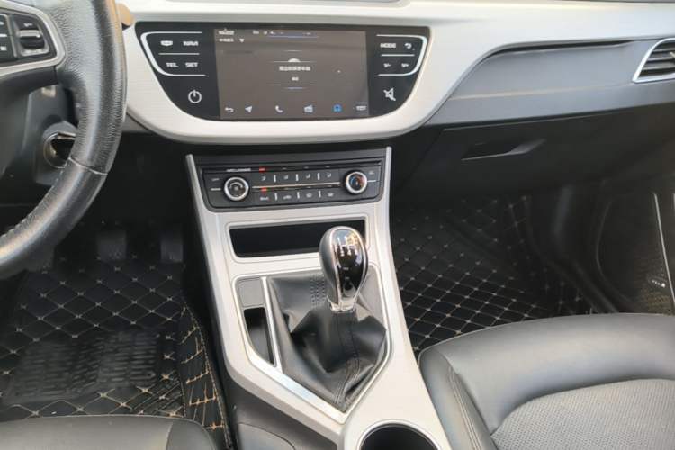 Used Geely Auto Vision 2018 1.5L Manual Happiness Edition Audio And AC Panel