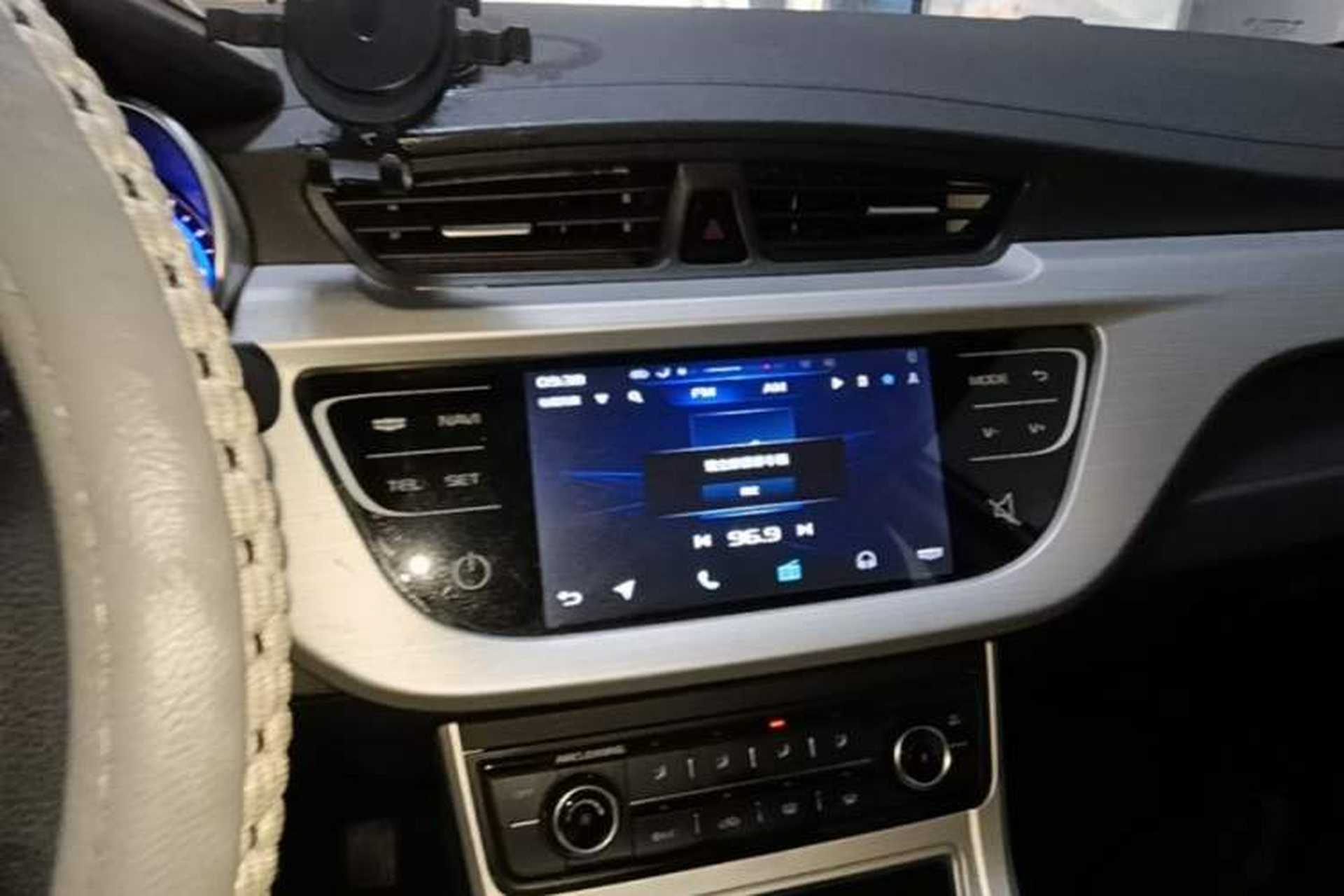 Used Geely Auto Vision 2018 1.5L Manual Happiness Edition Audio And AC Panel