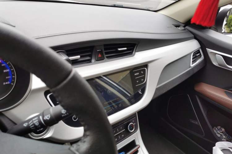 Used Geely Auto Vision 2018 1.5L Automatic Happiness Edition Audio And AC Panel