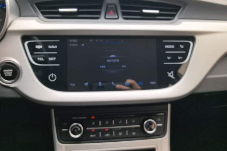Used Geely Auto Vision 2018 1.5L Automatic Happiness Edition Audio And AC Panel