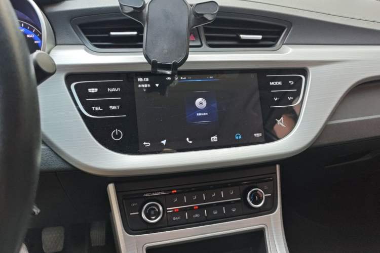Used Geely Auto Vision 2018 1.5L Manual Happiness Edition Audio And AC Panel