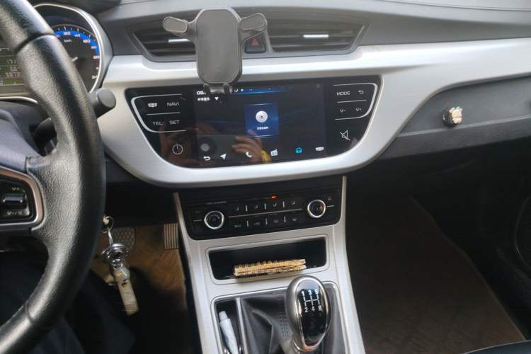 Used Geely Auto Vision 2018 1.5L Manual Happiness Edition Audio And AC Panel