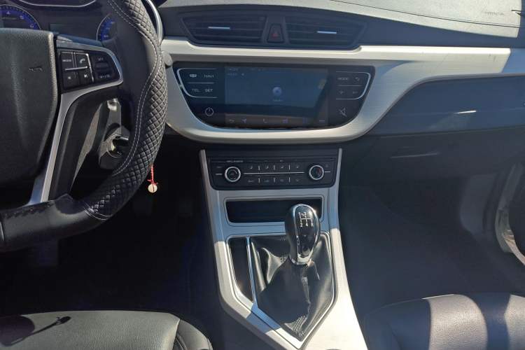 Used Geely Auto Vision 2018 1.5L Manual Happiness Edition Audio And AC Panel