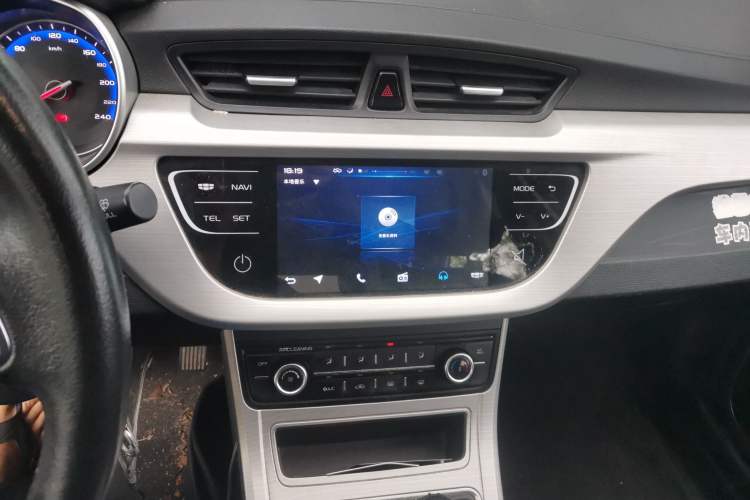 Used Geely Auto Vision 2018 1.5L Manual Happiness Edition Audio And AC Panel