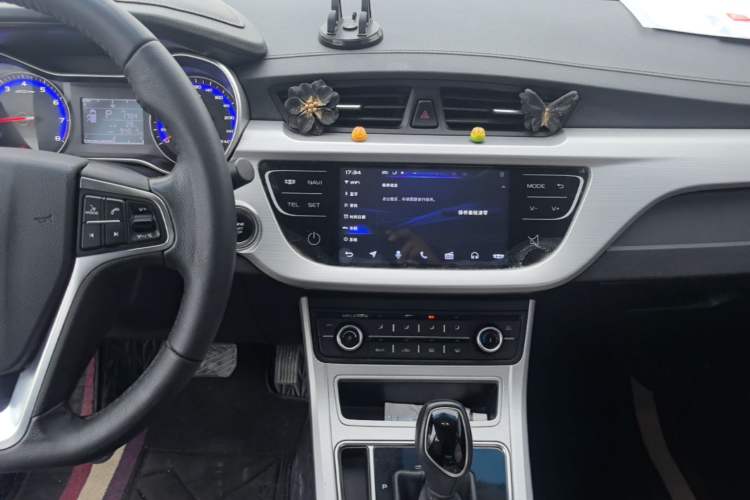 Used Geely Auto Vision 2018 1.5L Automatic Prestige Model Audio And AC Panel