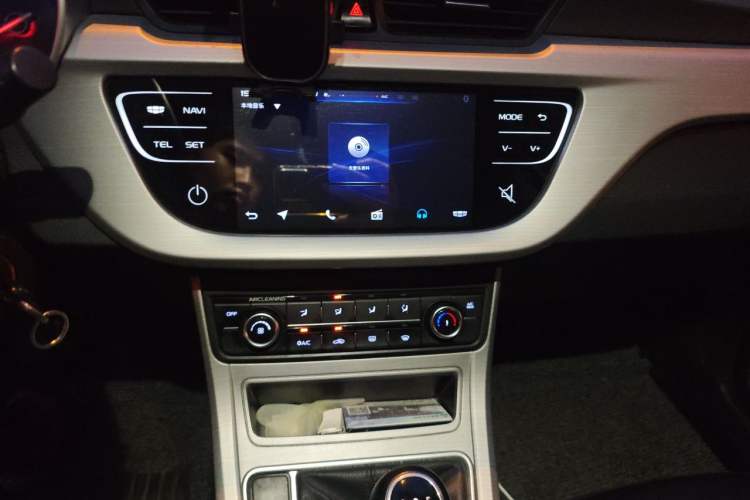 Used Geely Auto Vision 2018 1.5L Manual Happiness Edition Audio And AC Panel