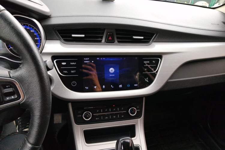 Used Geely Auto Vision 2018 1.5L Automatic Prestige Model Audio And AC Panel