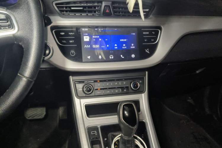 Used Geely Auto Vision 2018 1.5L Automatic Prestige Model Audio And AC Panel