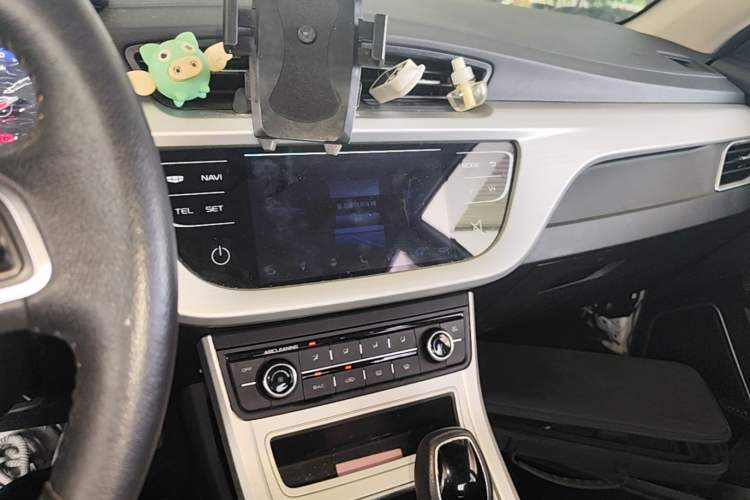 Used Geely Auto Vision 2018 1.5L Automatic Happiness Edition Audio And AC Panel