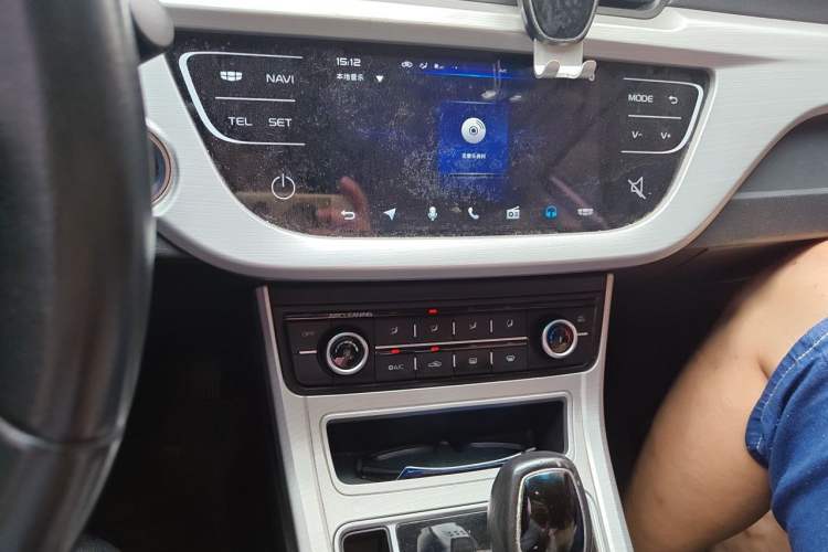 Used Geely Auto Vision 2018 1.5L Automatic Prestige Model Audio And AC Panel