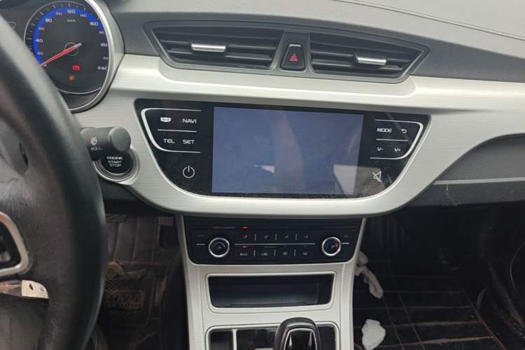 Used Geely Auto Vision 2018 1.5L Automatic Happiness Edition Audio And AC Panel